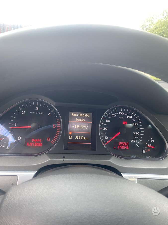 Audi A6, universalas