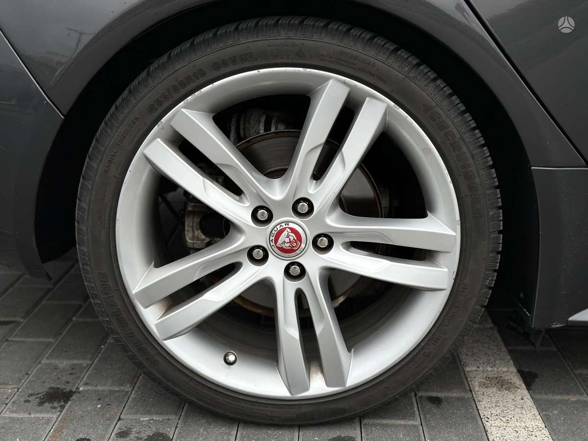 Jaguar XE, 2.0 l., Седан