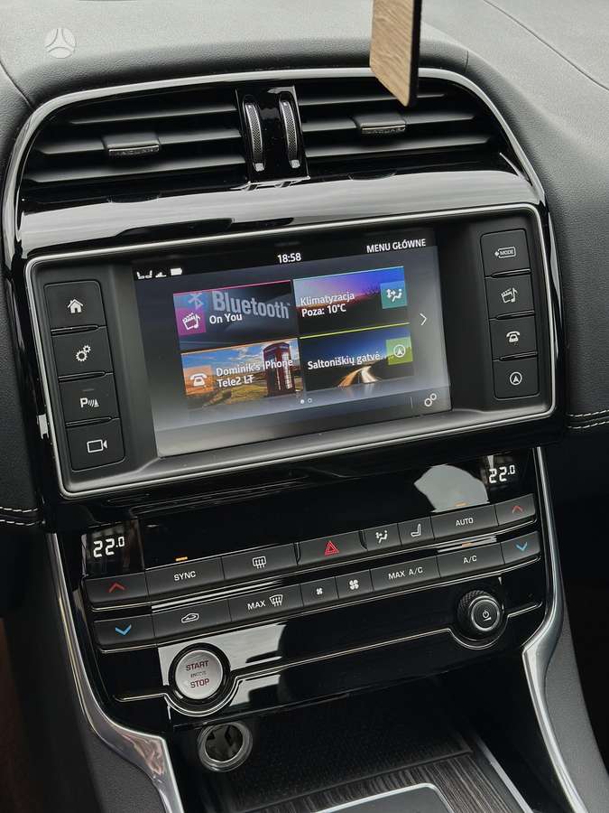 Jaguar XE, 2.0 l., Седан