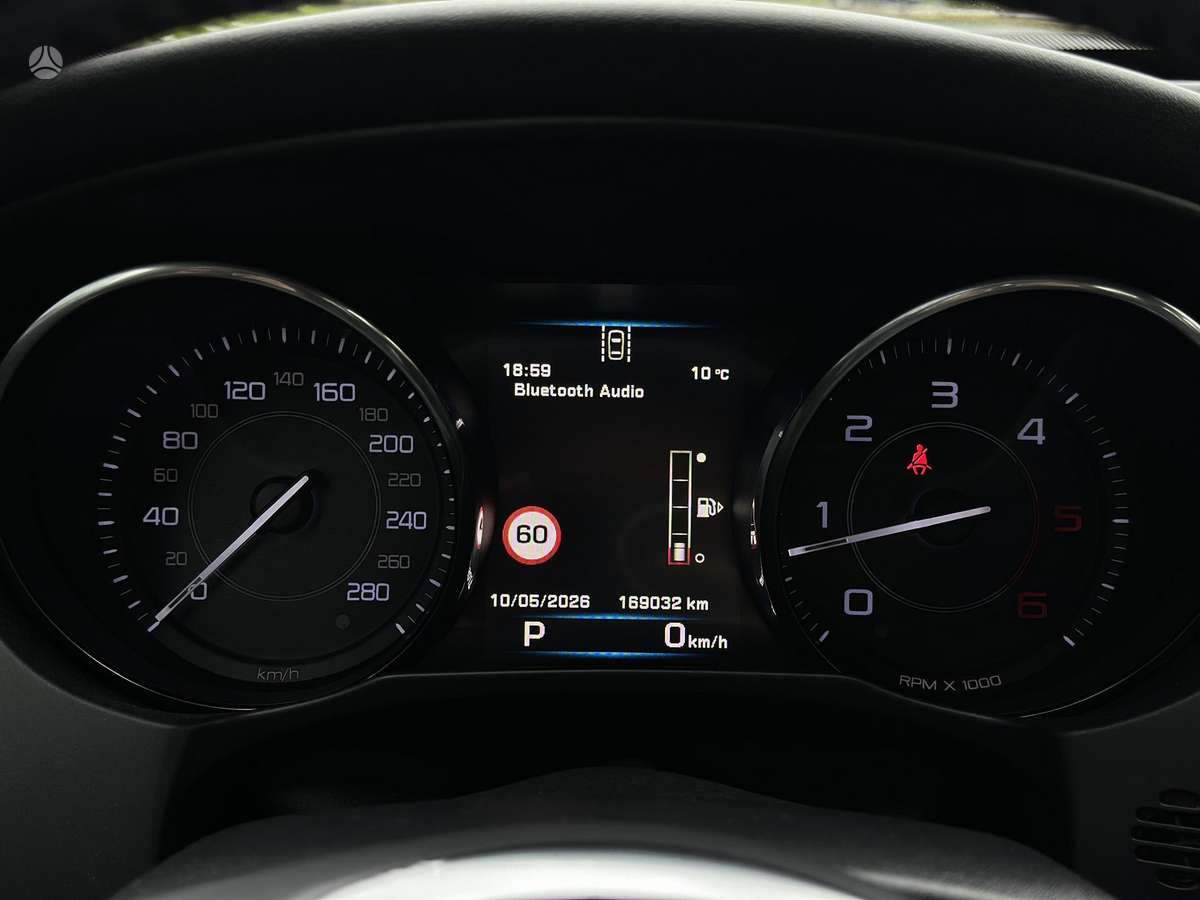 Jaguar XE, 2.0 l., Седан