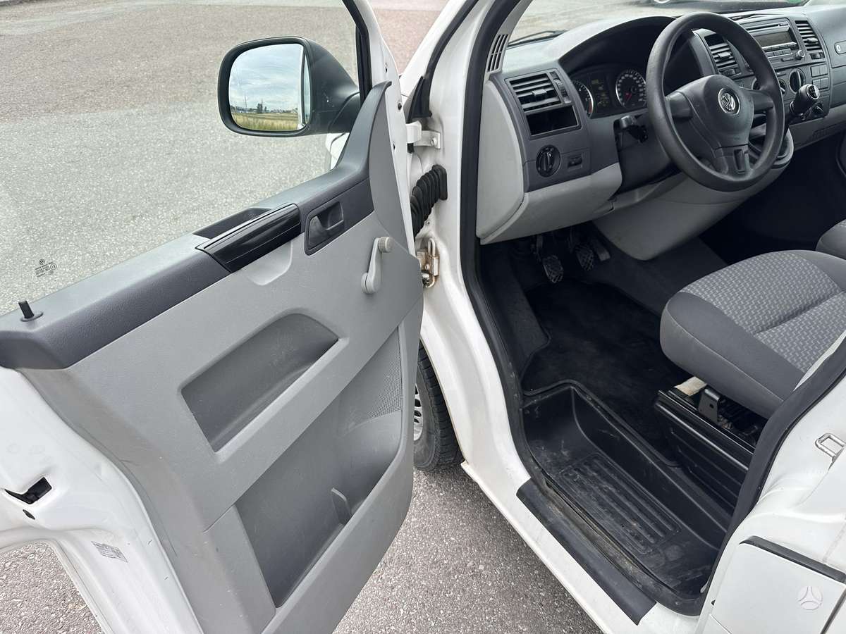 Volkswagen Transporter - 11