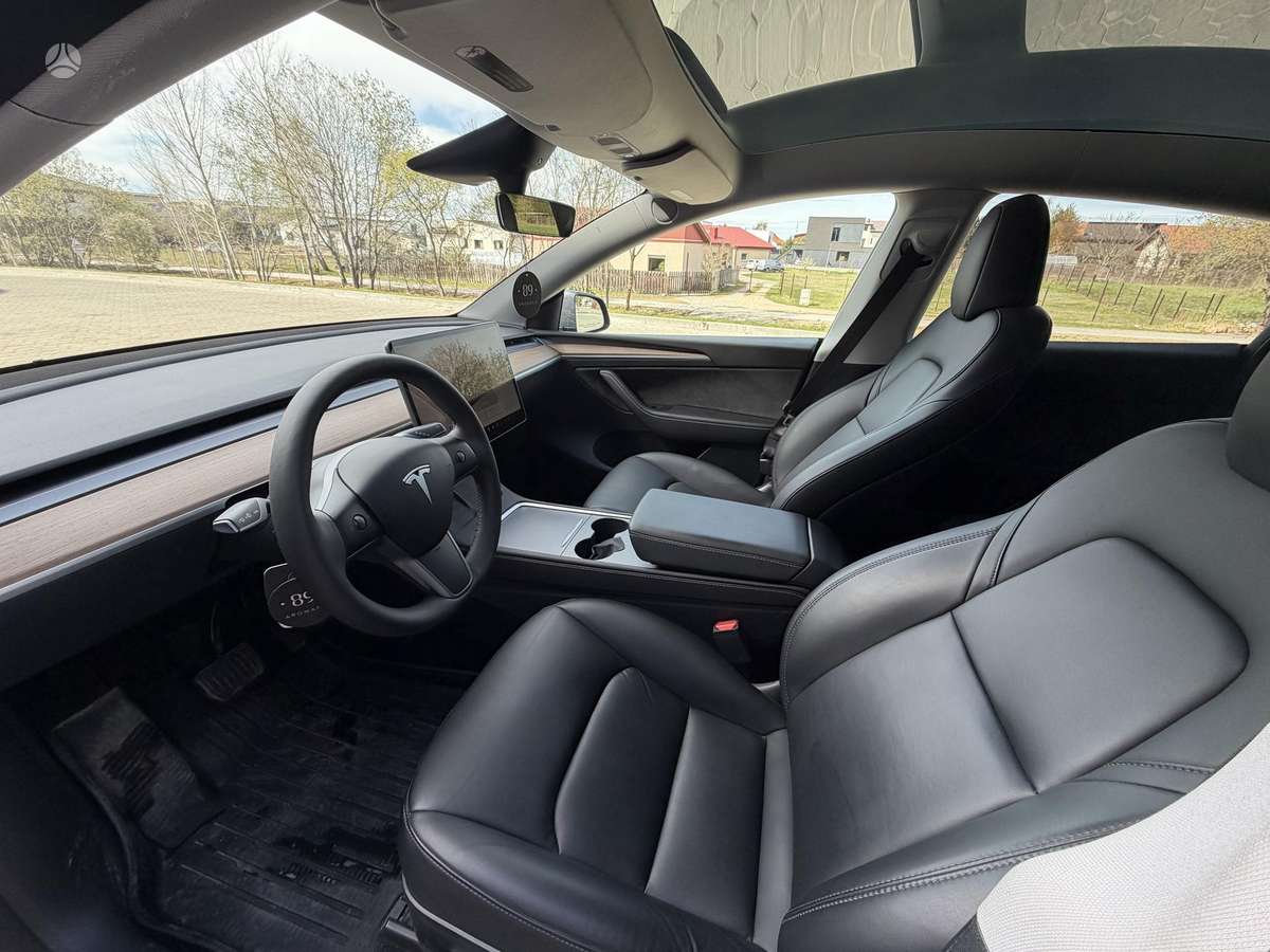 Tesla Model Y, mpv / minivan
