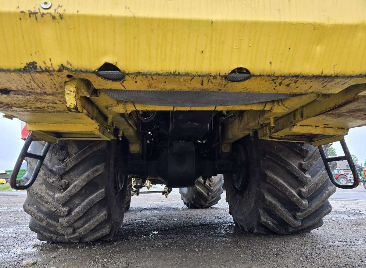 MTZ Kirovec K-700A, traktori