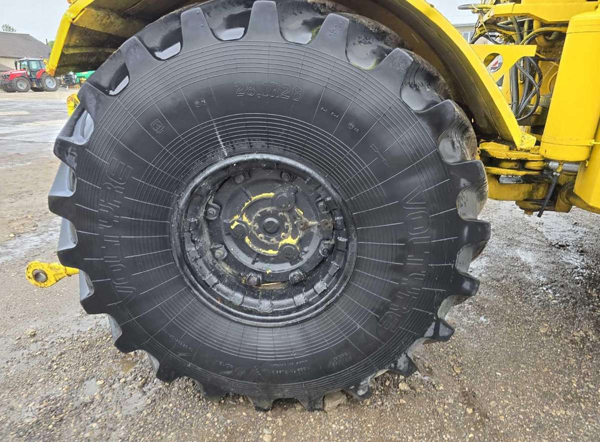 MTZ Kirovec K-700A, tractors