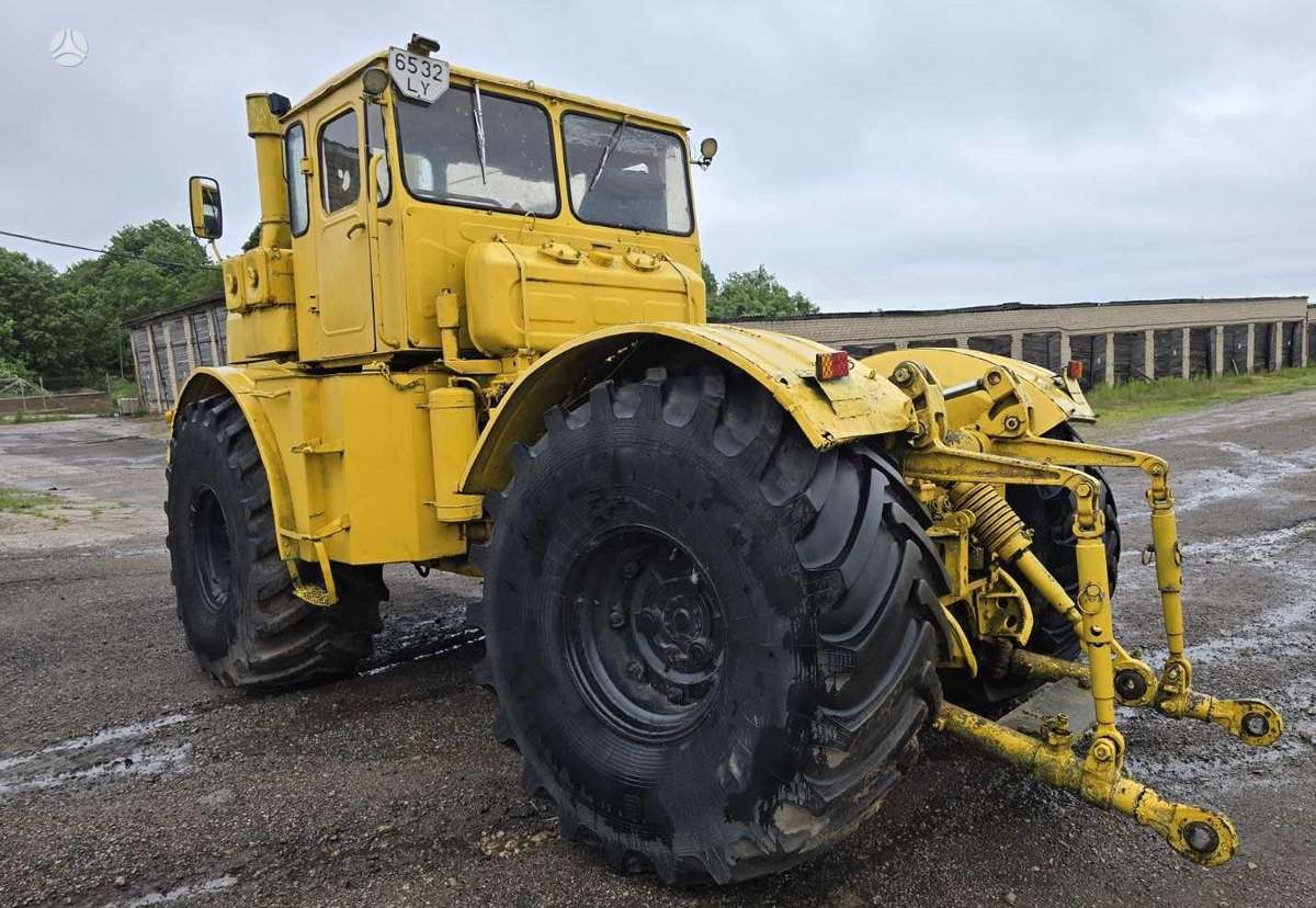 MTZ Kirovec K-700A, traktoriai