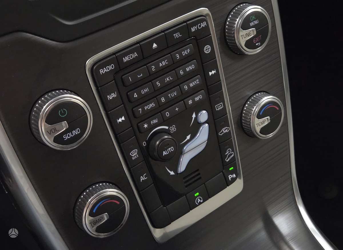 Volvo XC70, 2.4 l., wagon