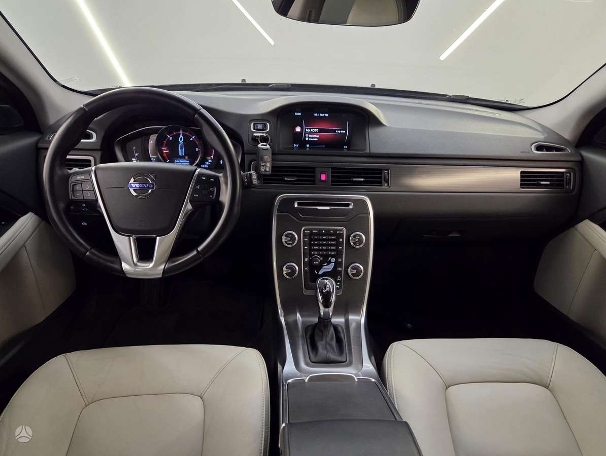 Volvo XC70, 2.4 l., wagon