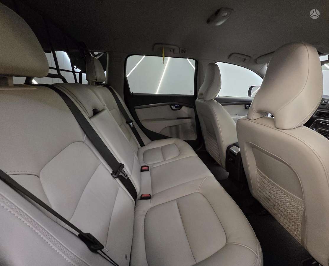 Volvo XC70, 2.4 l., wagon