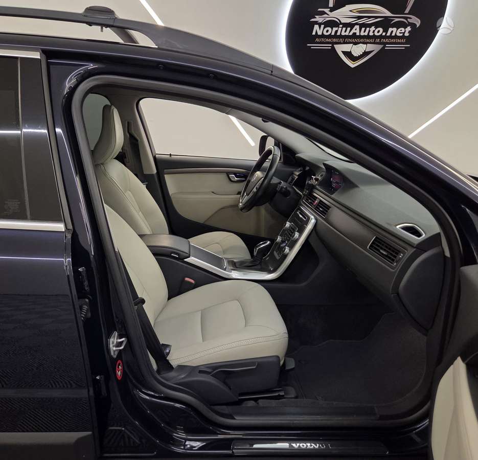 Volvo XC70, 2.4 l., wagon