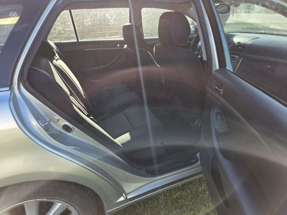 Toyota Avensis, 2.2 l., Универсал