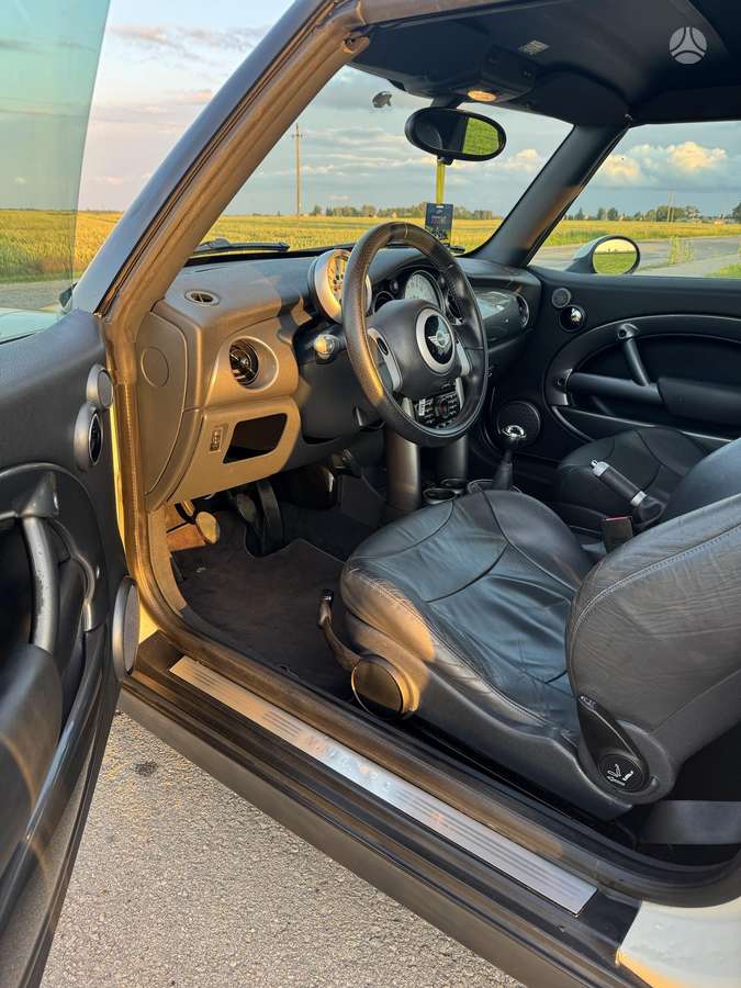 Mini Cooper, 1.6 l., convertible
