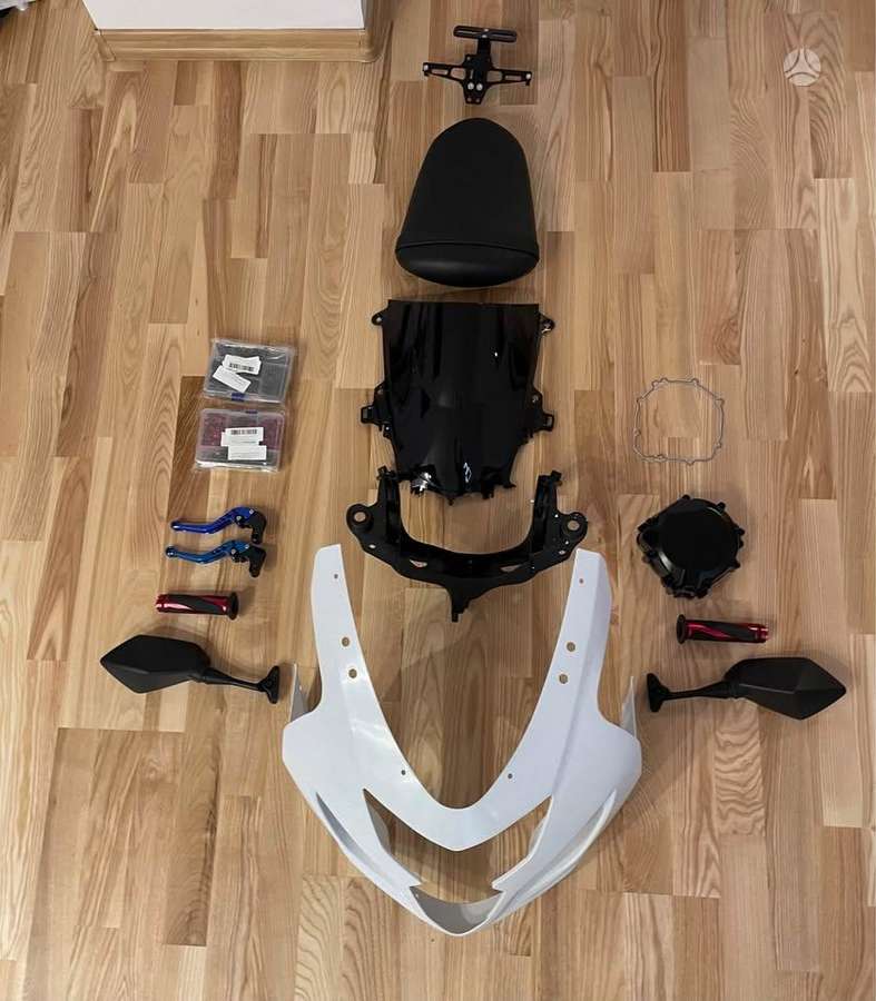 Yamaha R1, sportiniai / superbikes
