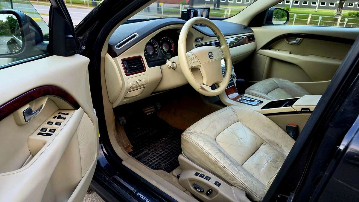 Volvo S80, 2.4 l., Седан