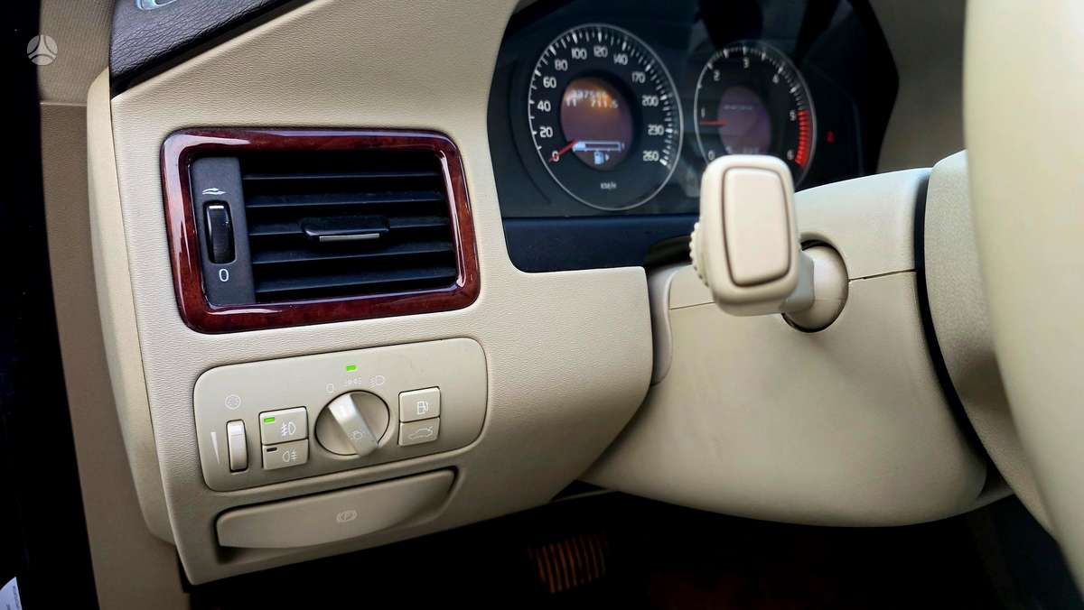 Volvo S80, 2.4 l., Седан
