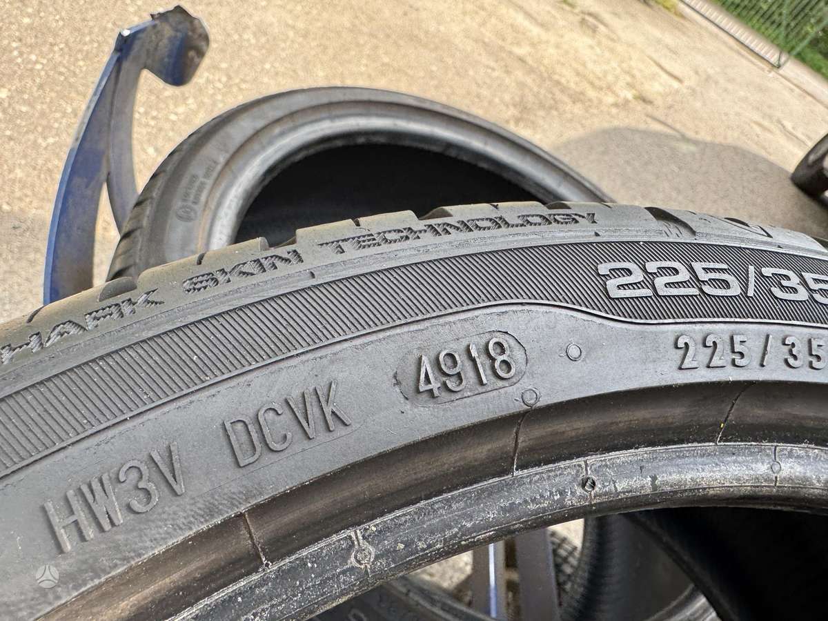 Uniroyal, vasarinės 225/35 R18