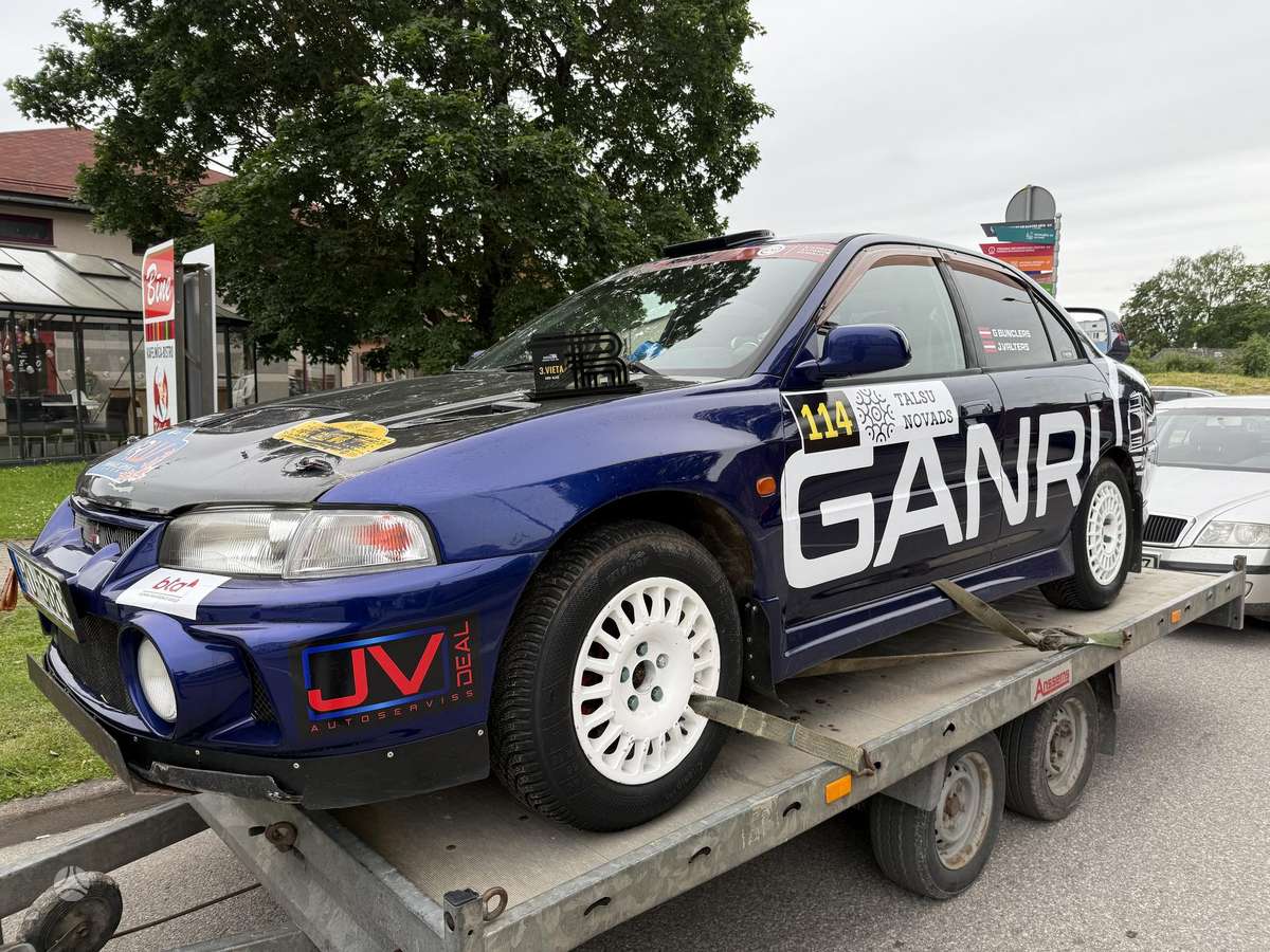 Mitsubishi Lancer Evolution, sedanas