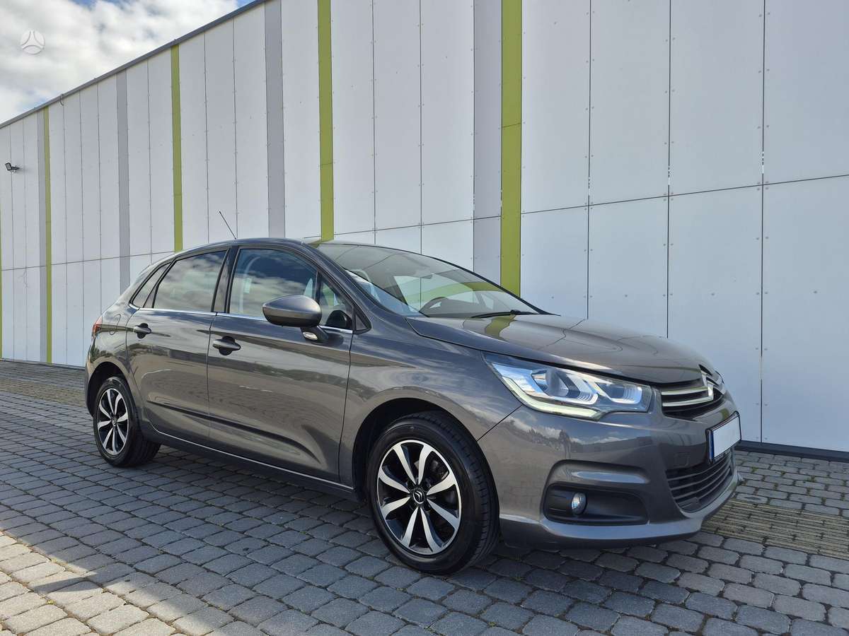Citroen C4, 1.2 l., hatchback