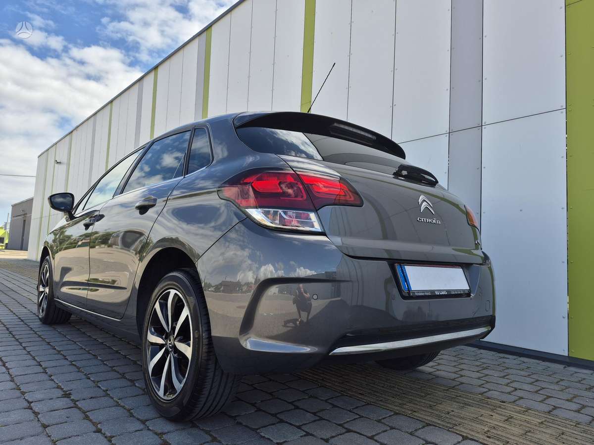 Citroen C4, 1.2 l., hatchback
