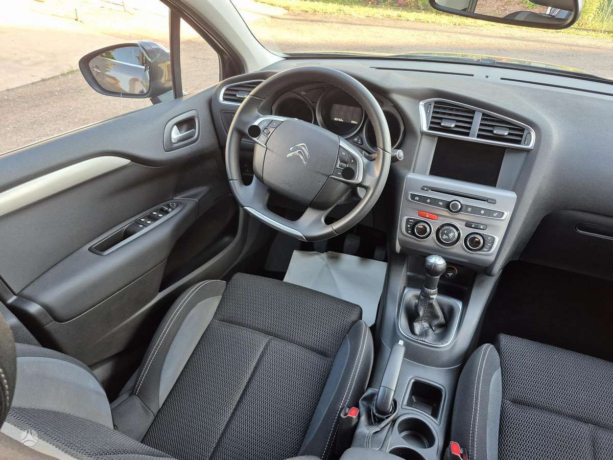 Citroen C4, 1.2 l., Хэтчбек