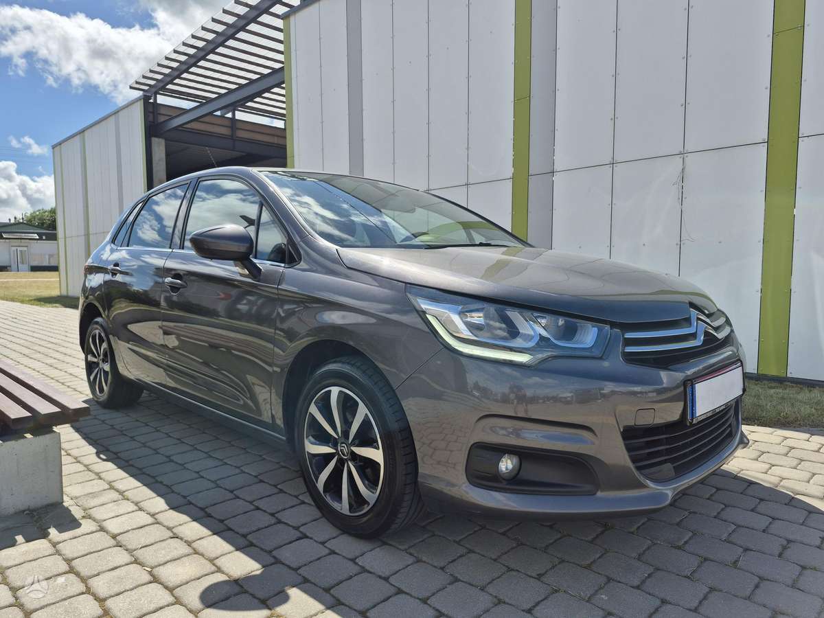 Citroen C4, 1.2 l., hatchback