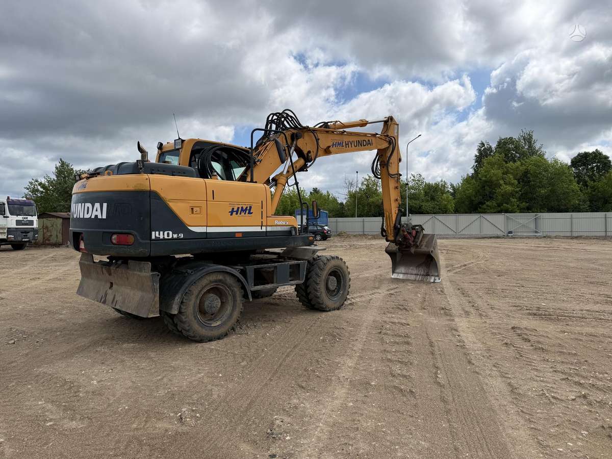 Hyundai 140w-9 Robex, excavator