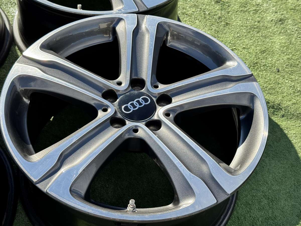 Audi ORGINALUS - 8J, ET38, light alloy, R18