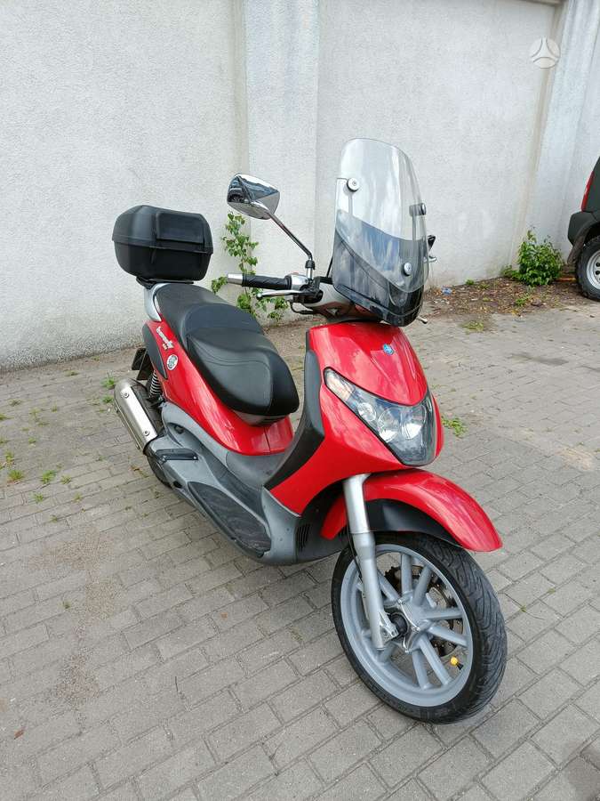 Piaggio Beverly 200cc, scooters / mopeds