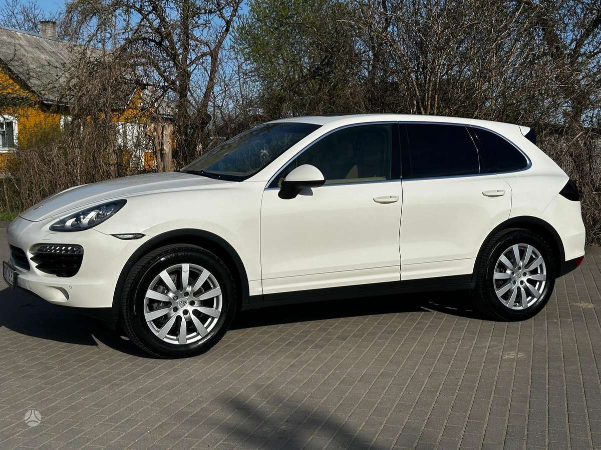 Porsche Cayenne - 2
