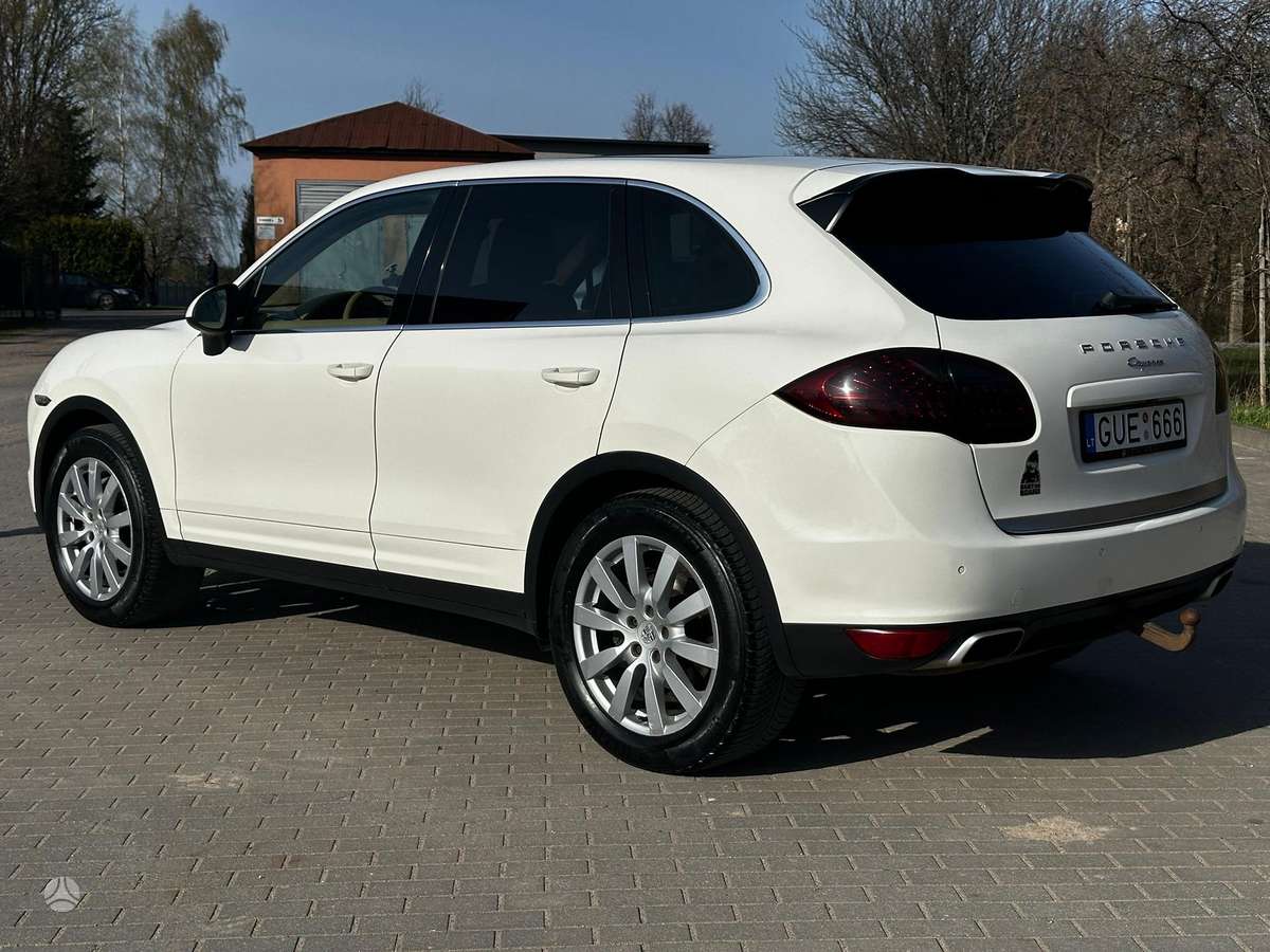 Porsche Cayenne - 3