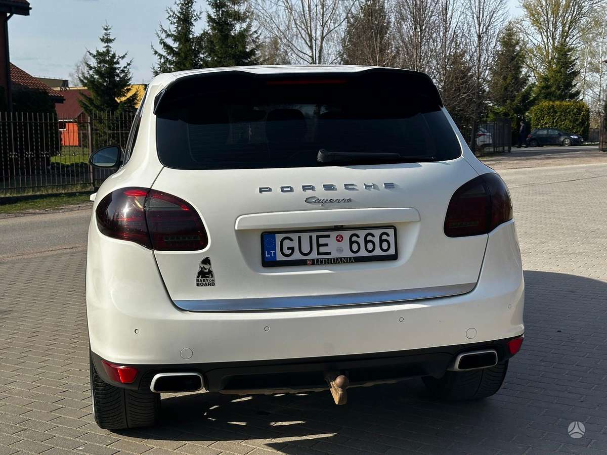 Porsche Cayenne - 4