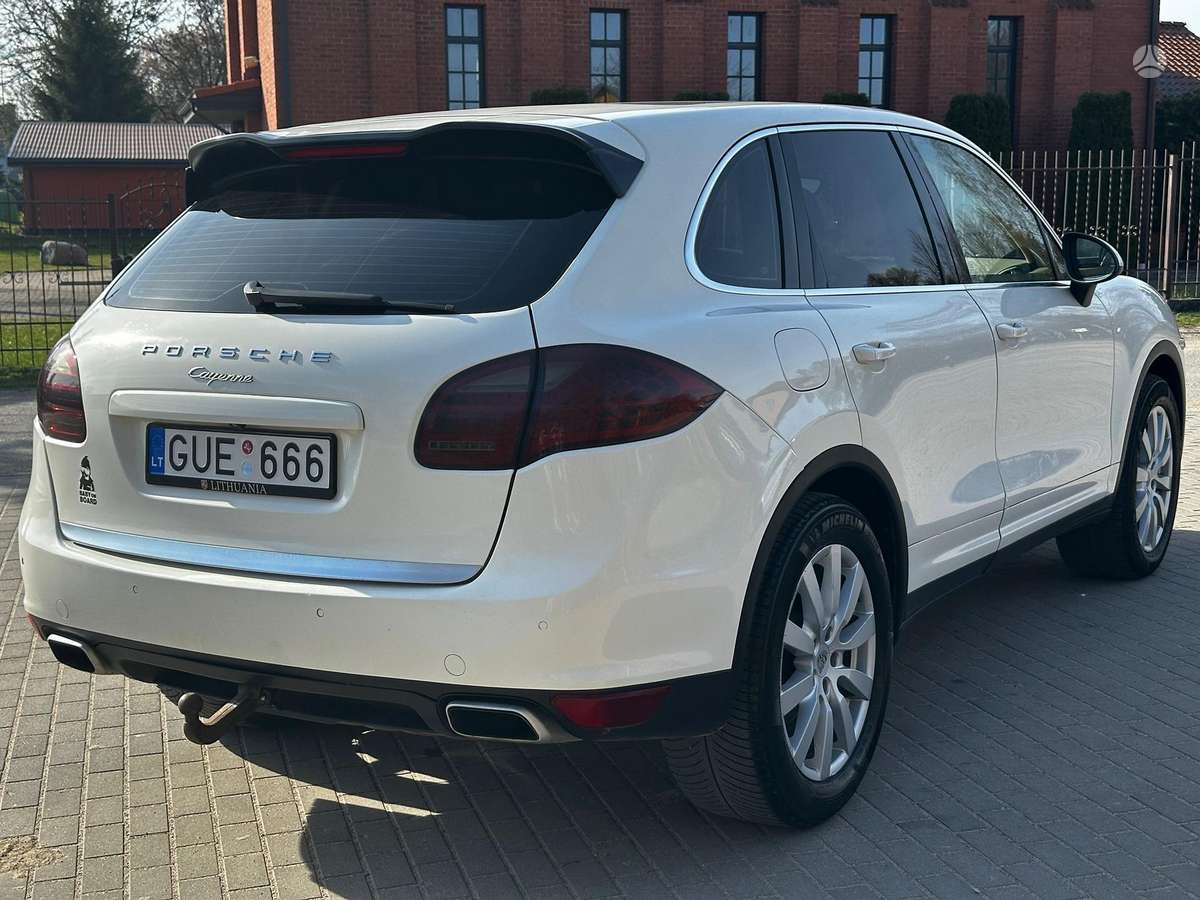 Porsche Cayenne - 5