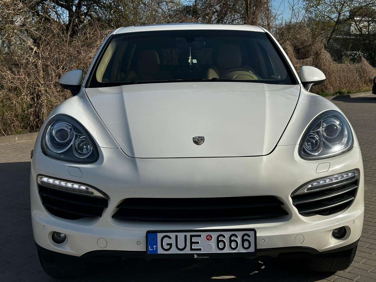 Porsche Cayenne - 7