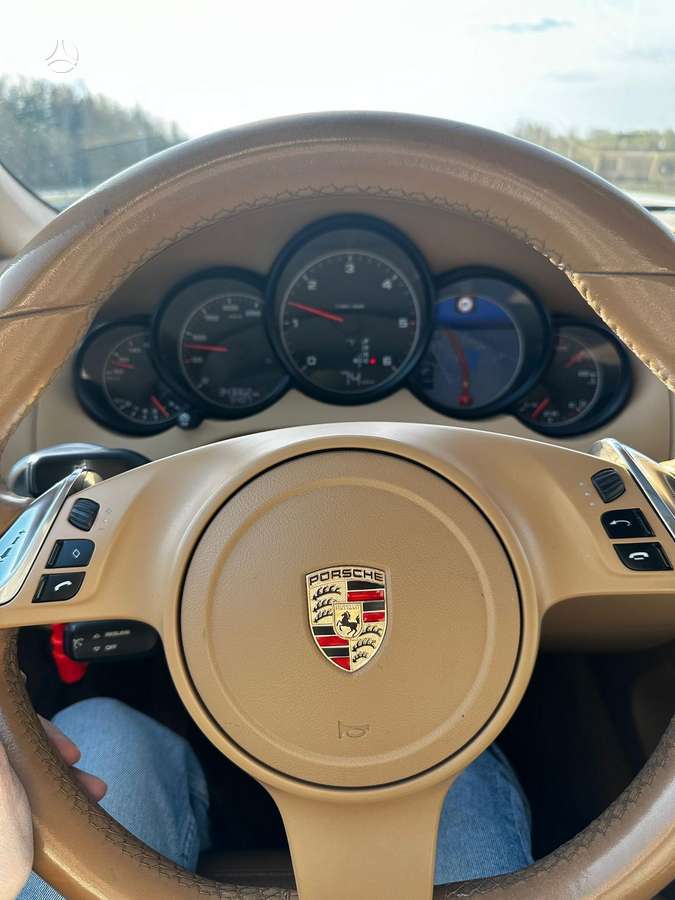 Porsche Cayenne - 8