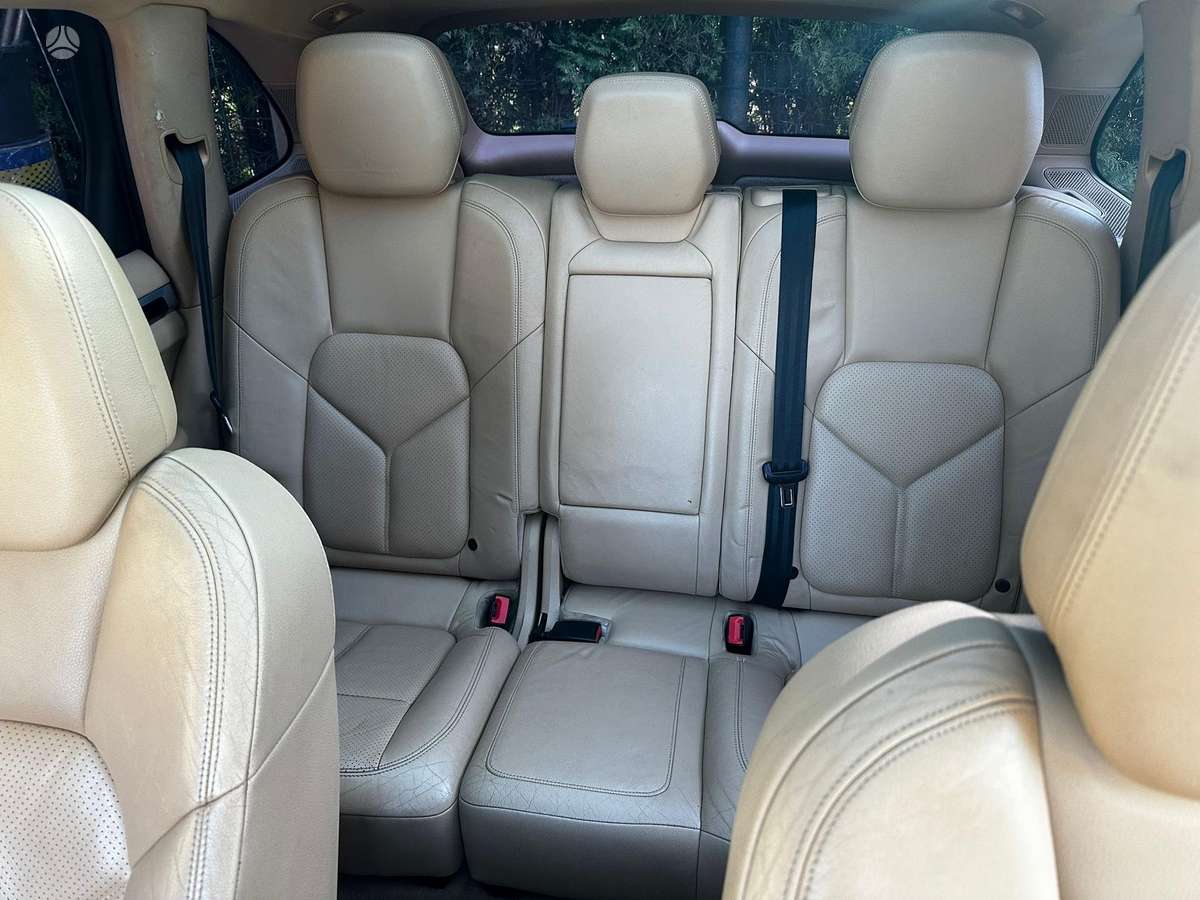 Porsche Cayenne - 9
