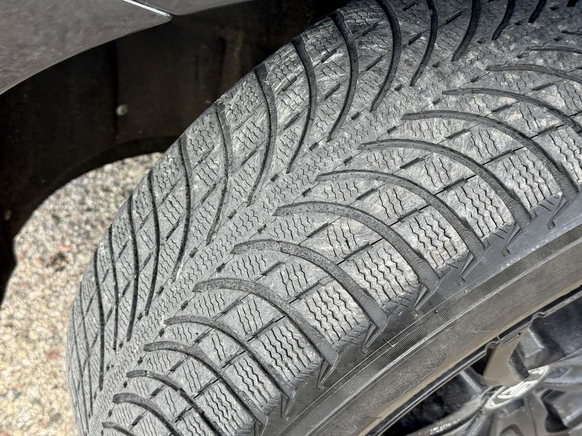 Volvo XC60, 2.0 l., off-road / crossover