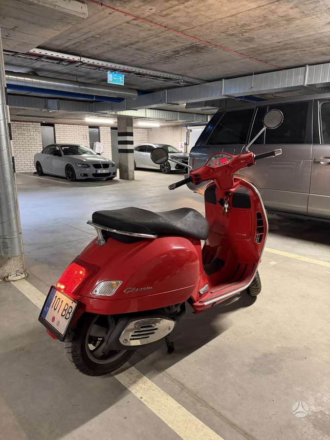 Piaggio Vespa 250cc, scooters / mopeds