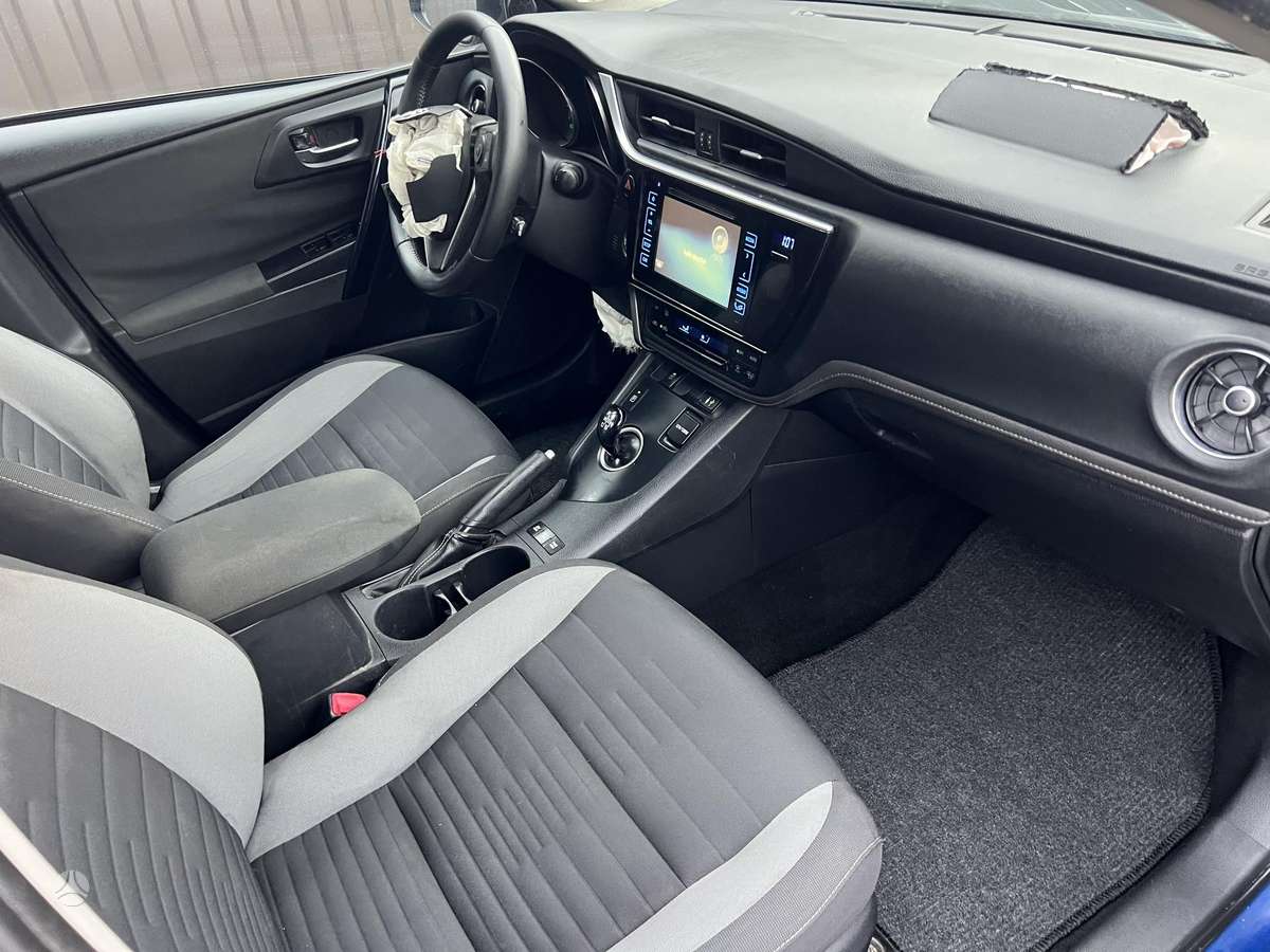 Toyota Auris - 9