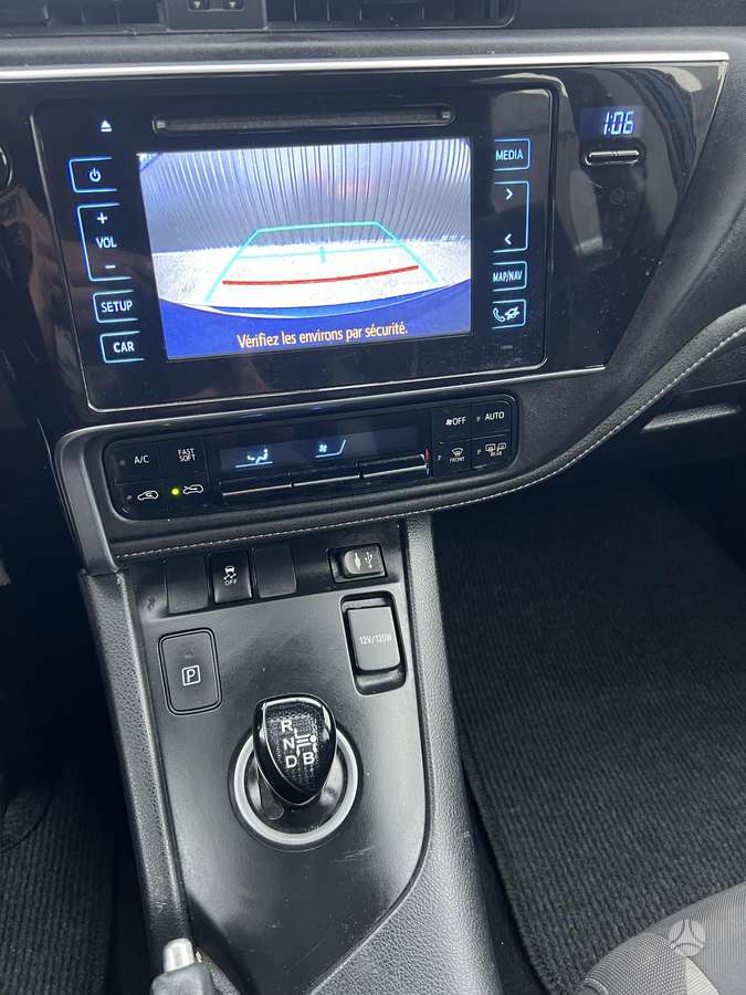 Toyota Auris - 11