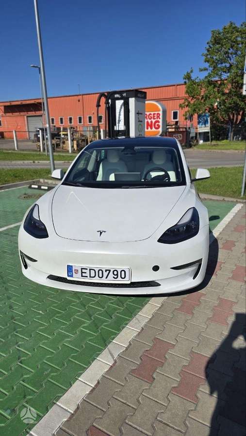 Tesla Model 3, 62 кВт·ч, Седан