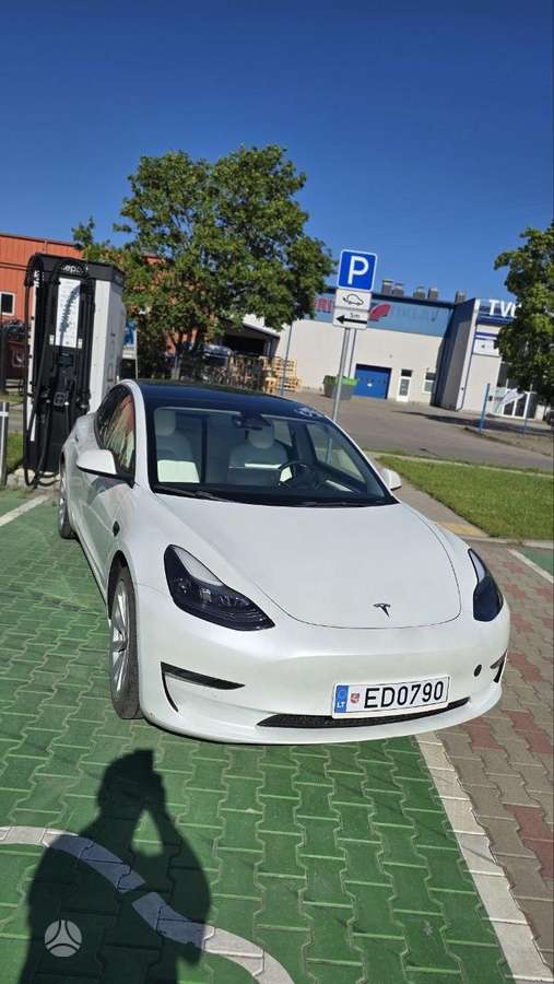 Tesla Model 3, 62 кВт·ч, Седан