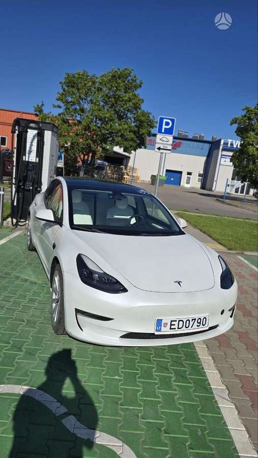 Tesla Model 3, 62 kWh, sedanas