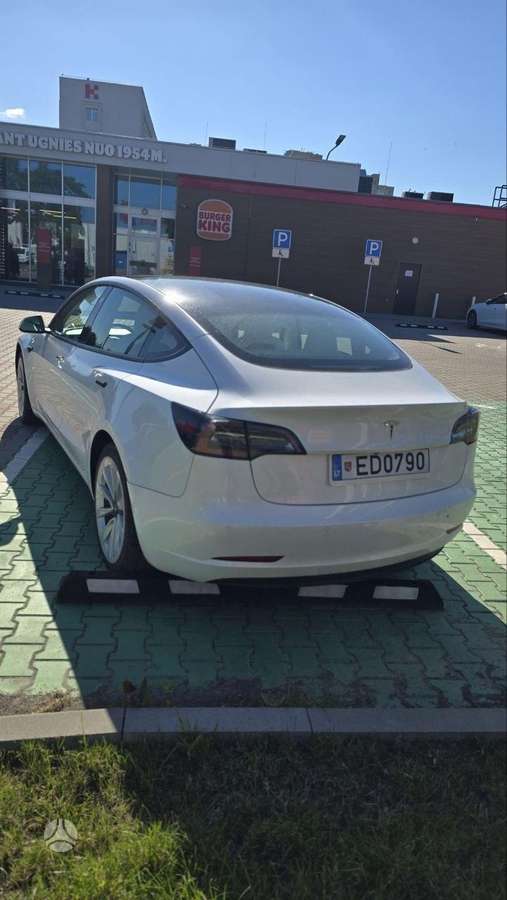 Tesla Model 3, 62 кВт·ч, Седан