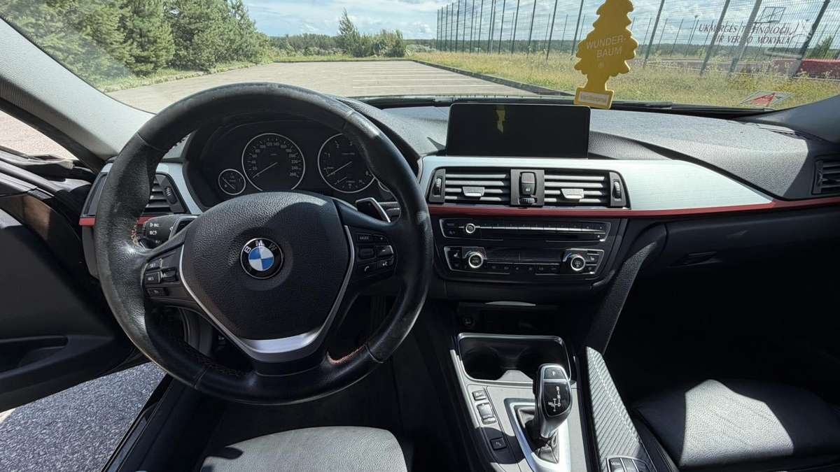 BMW 320, 2.0 l., Седан