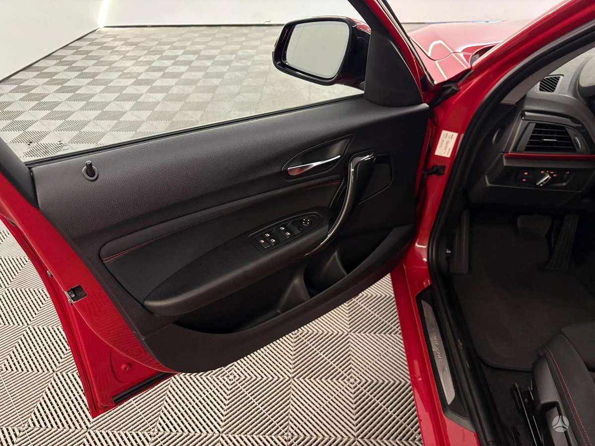 BMW 120, 2.0 l., Хэтчбек
