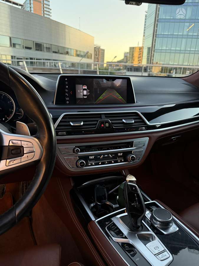BMW 730, 3.0 l., Седан