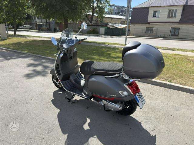 Piaggio Vespa 300cc, scooters / mopeds