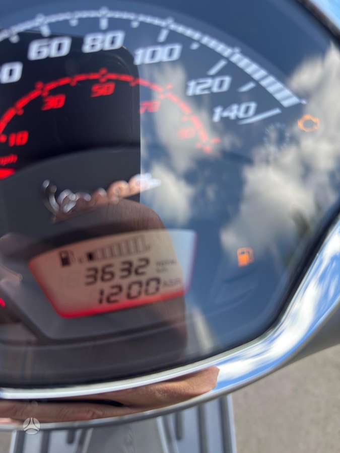 Piaggio Vespa 300cc, scooters / mopeds