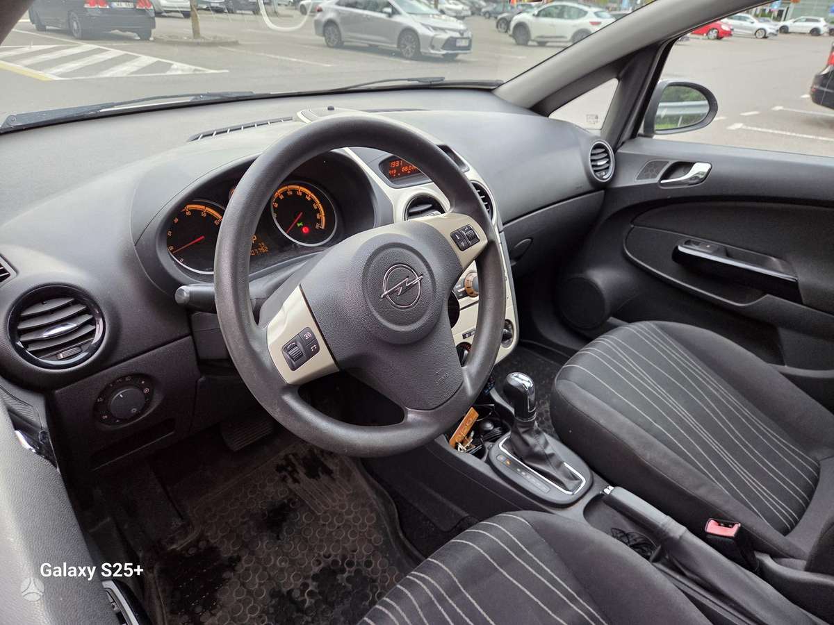Opel Corsa, 1.4 l., Хэтчбек