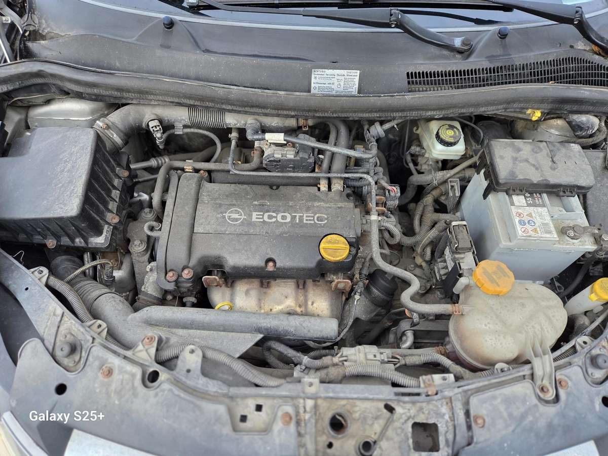 Opel Corsa, 1.4 l., Хэтчбек