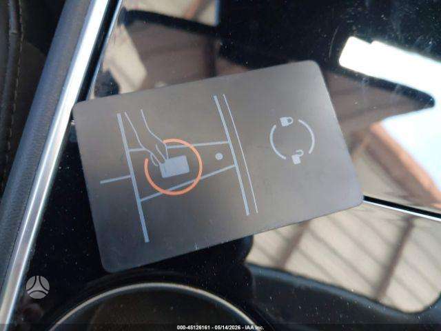 Tesla Model 3, Седан